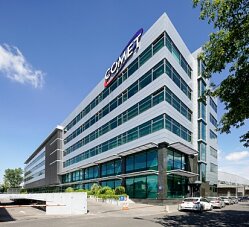 point-img-Biurowiec zlokalizowany w Warszawie przy 
ul. Jana Olbrachta o powierzchni ponad 12 
tys. mkw. wraz z magazynem o powierzchni 
6 649 mkw. oraz 382 miejscami 
parkingowymi. 