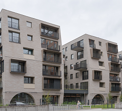 point-img-Inwestycja Słowackiego 7 to dowód na to, że nowoczesne budownictwo może prowadzić dialog z historią miasta. Projekt wpisuje się w zabytkowy klimat Jeżyc, a jednocześnie oferuje mieszkańcom wszystkie udogodnienia współczesnej architektury.